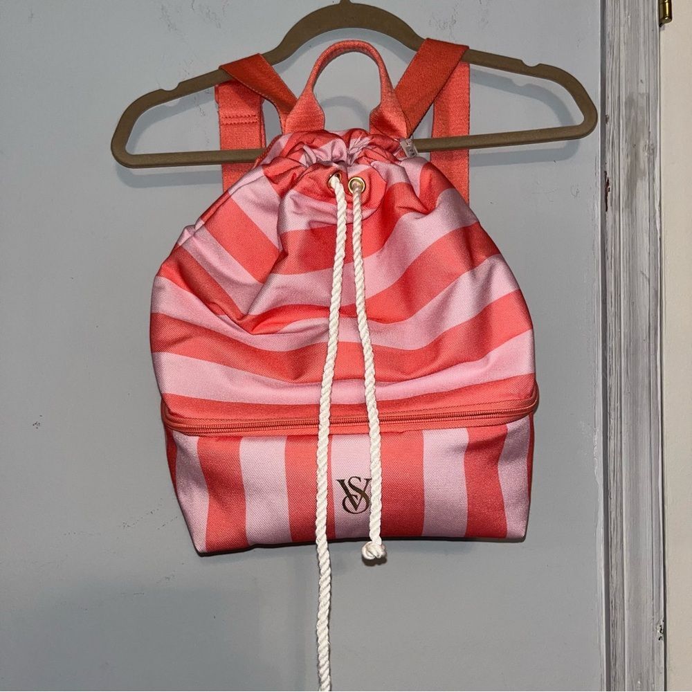 NWT $60 VS Striped Drawstring Beach Cooler Bucket Bag Backpack Vacation